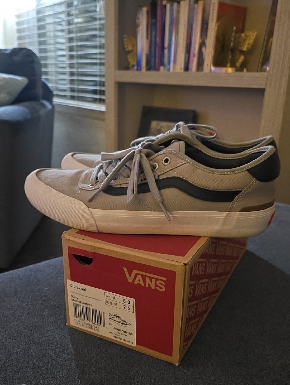 Men's Vans Old Skool Light Gray and Black Low-Top Sneakers